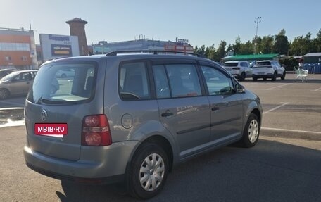 Volkswagen Touran III, 2008 год, 800 000 рублей, 5 фотография