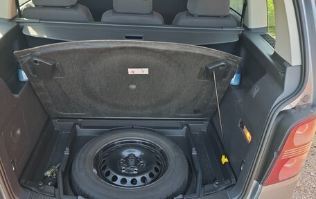 Volkswagen Touran III, 2008 год, 800 000 рублей, 17 фотография