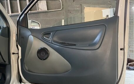 Toyota Vitz, 2001 год, 345 000 рублей, 6 фотография
