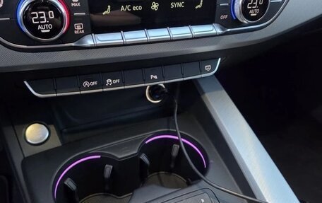 Audi A4, 2015 год, 2 350 000 рублей, 8 фотография