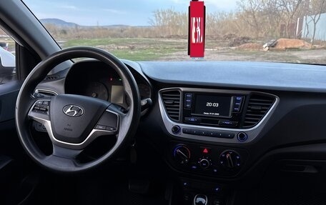 Hyundai Solaris II рестайлинг, 2017 год, 1 450 000 рублей, 22 фотография