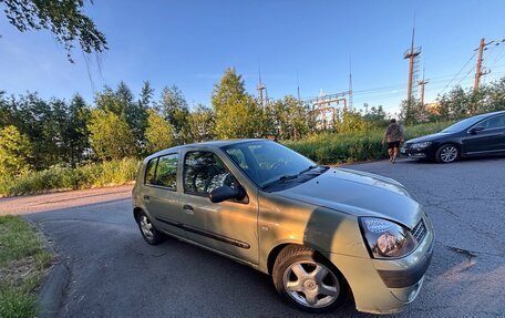Renault Clio III, 2003 год, 200 000 рублей, 4 фотография