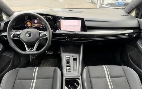 Volkswagen Golf VIII, 2022 год, 2 223 000 рублей, 6 фотография