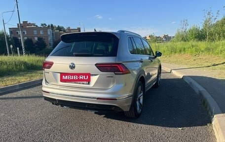 Volkswagen Tiguan II, 2018 год, 2 695 000 рублей, 5 фотография