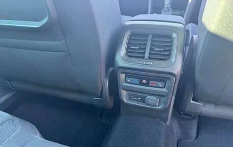 Volkswagen Tiguan II, 2018 год, 2 695 000 рублей, 16 фотография