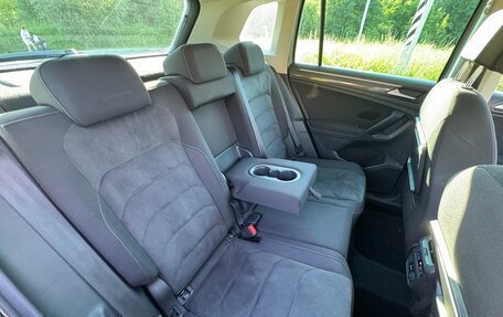 Volkswagen Tiguan II, 2018 год, 2 695 000 рублей, 15 фотография