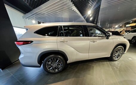Toyota Highlander, 2026 год, 5 900 000 рублей, 6 фотография
