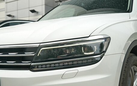 Volkswagen Tiguan II, 2019 год, 2 780 000 рублей, 2 фотография