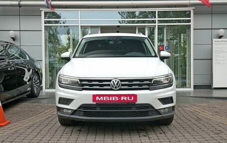 Volkswagen Tiguan II, 2019 год, 2 780 000 рублей, 3 фотография
