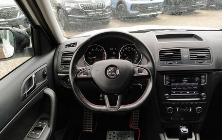 Skoda Yeti I рестайлинг, 2017 год, 1 949 000 рублей, 25 фотография