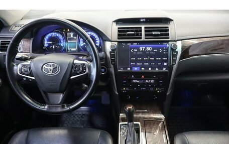 Toyota Camry, 2017 год, 2 199 000 рублей, 9 фотография