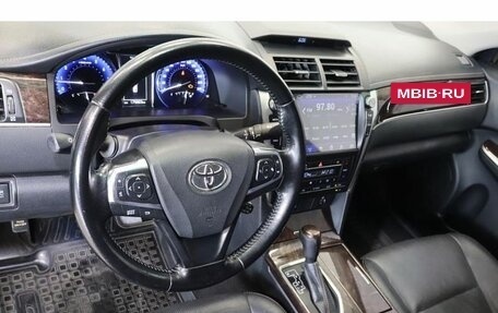 Toyota Camry, 2017 год, 2 199 000 рублей, 6 фотография