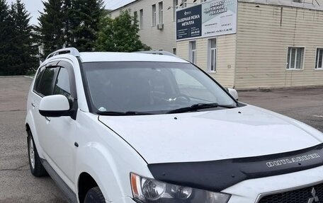 Mitsubishi Outlander III рестайлинг 3, 2010 год, 1 250 000 рублей, 2 фотография