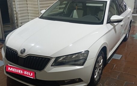 Skoda Superb III рестайлинг, 2018 год, 1 550 000 рублей, 8 фотография