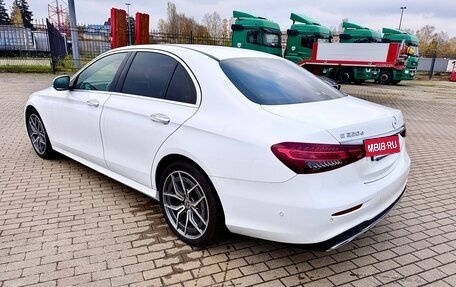 Mercedes-Benz E-Класс, 2020 год, 5 000 000 рублей, 4 фотография