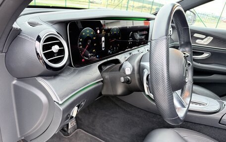 Mercedes-Benz E-Класс, 2020 год, 5 000 000 рублей, 10 фотография
