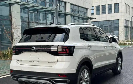 Volkswagen T-Cross I, 2022 год, 1 550 007 рублей, 4 фотография