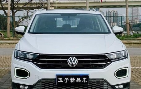 Volkswagen T-Roc I, 2021 год, 1 600 007 рублей, 2 фотография