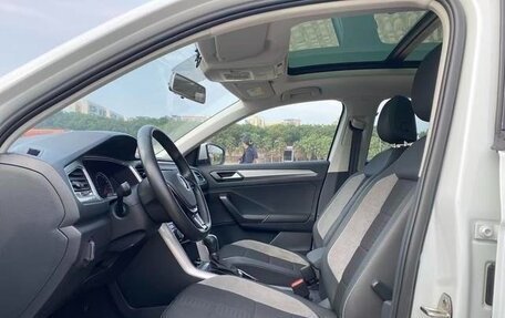 Volkswagen T-Roc I, 2021 год, 1 600 007 рублей, 10 фотография