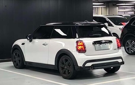 MINI Hatch, 2023 год, 1 750 000 рублей, 2 фотография