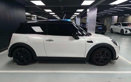 MINI Hatch, 2023 год, 1 750 000 рублей, 4 фотография