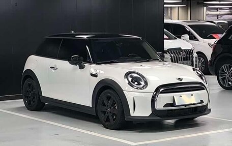 MINI Hatch, 2023 год, 1 750 000 рублей, 8 фотография