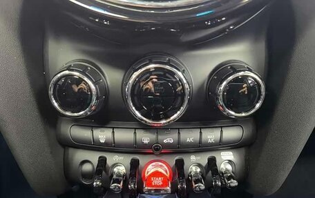 MINI Hatch, 2023 год, 1 750 000 рублей, 16 фотография