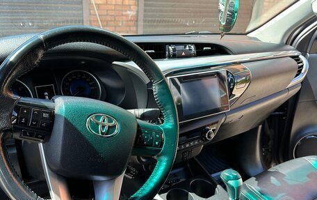 Toyota Hilux VIII, 2018 год, 4 040 000 рублей, 12 фотография