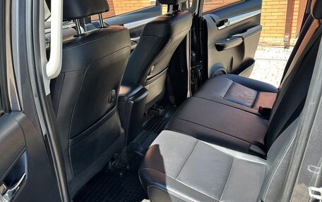 Toyota Hilux VIII, 2018 год, 4 040 000 рублей, 14 фотография