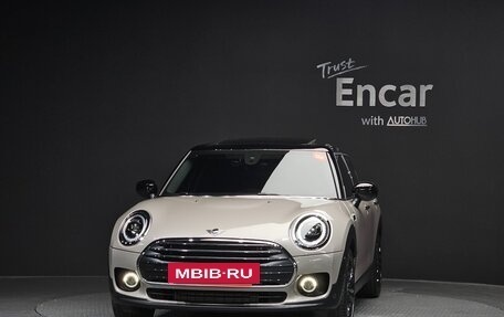 MINI Clubman, 2023 год, 2 360 000 рублей, 2 фотография