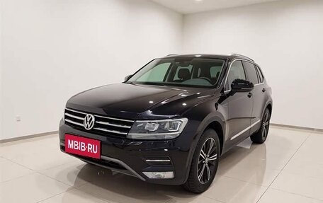 Volkswagen Tiguan II, 2019 год, 1 647 000 рублей, 1 фотография