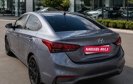 Hyundai Solaris II рестайлинг, 2018 год, 730 000 рублей, 3 фотография