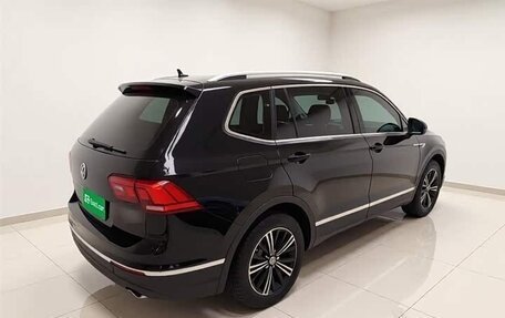Volkswagen Tiguan II, 2019 год, 1 647 000 рублей, 6 фотография