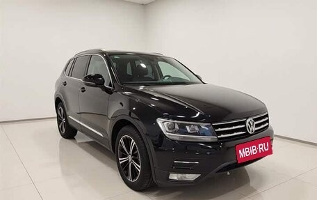 Volkswagen Tiguan II, 2019 год, 1 647 000 рублей, 3 фотография