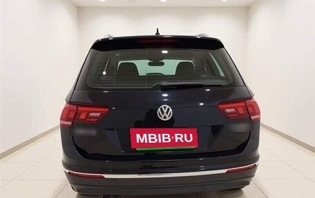 Volkswagen Tiguan II, 2019 год, 1 647 000 рублей, 5 фотография