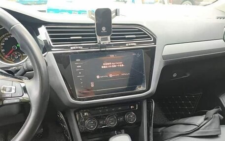 Volkswagen Tiguan II, 2019 год, 1 647 000 рублей, 14 фотография