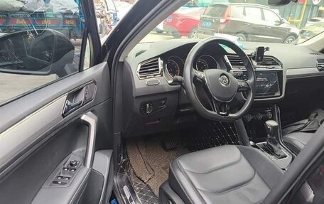 Volkswagen Tiguan II, 2019 год, 1 647 000 рублей, 17 фотография