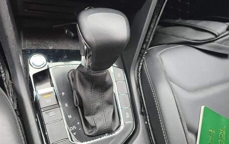 Volkswagen Tiguan II, 2019 год, 1 647 000 рублей, 15 фотография