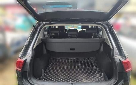 Volkswagen Tiguan II, 2019 год, 1 647 000 рублей, 20 фотография