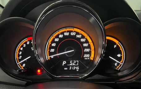 Toyota Yaris XP150 рестайлинг, 2023 год, 1 250 000 рублей, 8 фотография