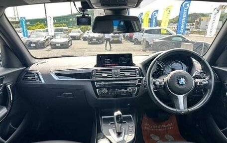 BMW 1 серия, 2018 год, 950 000 рублей, 9 фотография