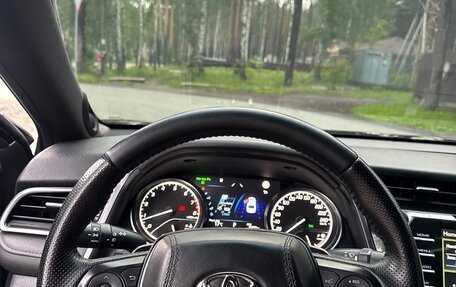 Toyota Camry, 2018 год, 3 000 000 рублей, 9 фотография