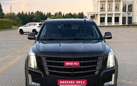 Cadillac Escalade IV, 2020 год, 5 000 000 рублей, 2 фотография