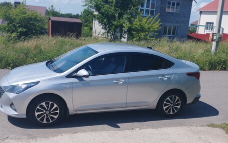 Hyundai Solaris II рестайлинг, 2021 год, 1 200 000 рублей, 4 фотография