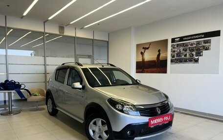 Renault Sandero I, 2014 год, 800 000 рублей, 3 фотография