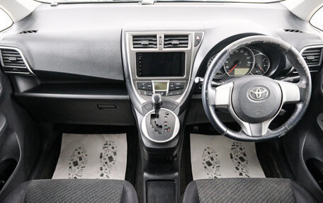 Toyota Ractis II, 2011 год, 849 000 рублей, 11 фотография