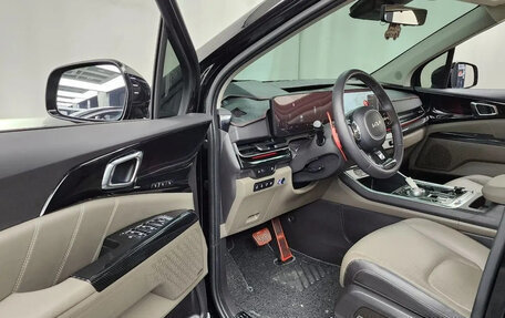 KIA Carnival, 2025 год, 7 215 000 рублей, 7 фотография