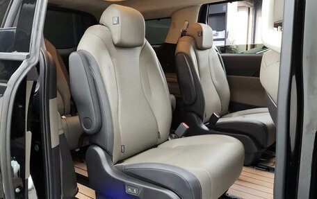 KIA Carnival, 2025 год, 7 215 000 рублей, 8 фотография
