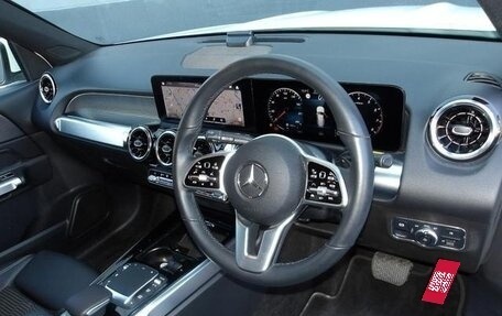 Mercedes-Benz GLB, 2021 год, 2 350 000 рублей, 7 фотография