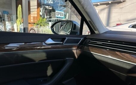 Volkswagen Passat B8 рестайлинг, 2018 год, 1 240 010 рублей, 27 фотография
